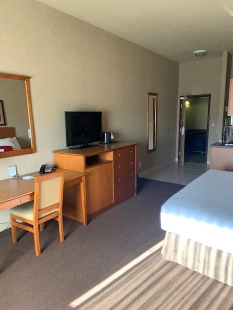 Clarion Pointe Hotel Rimbey Luaran gambar