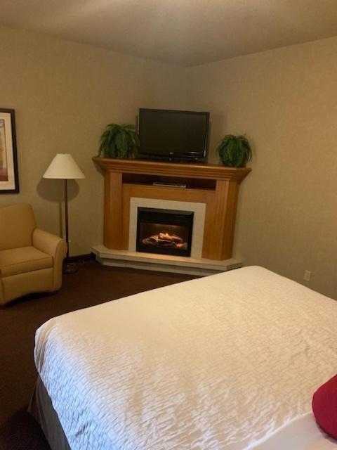 Clarion Pointe Hotel Rimbey Luaran gambar