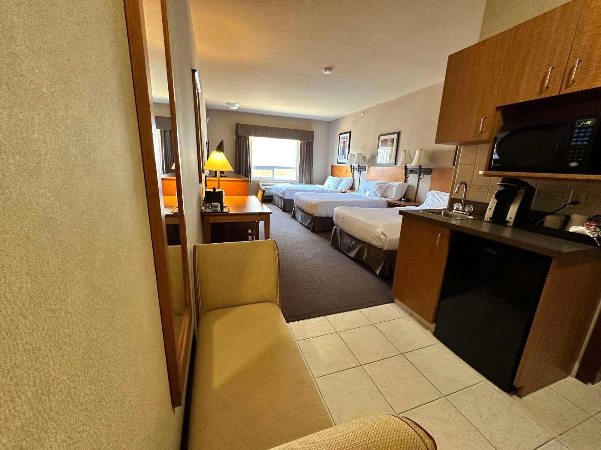 Clarion Pointe Hotel Rimbey Luaran gambar
