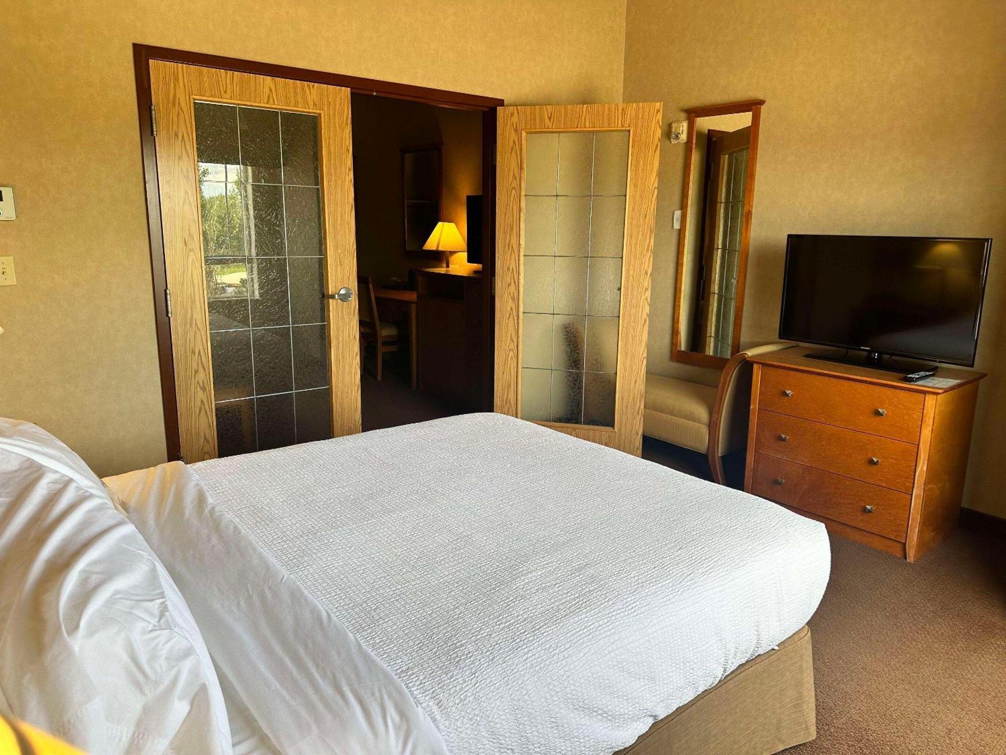 Clarion Pointe Hotel Rimbey Luaran gambar